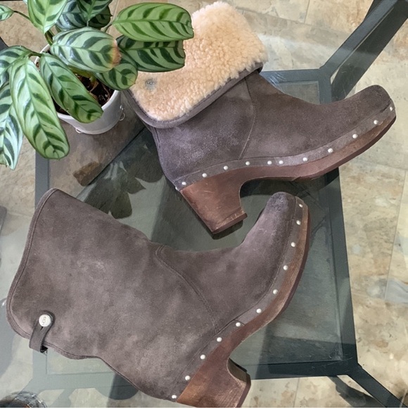 UGG Lynnea Clog Ankle Booties - Picture 2 of 4